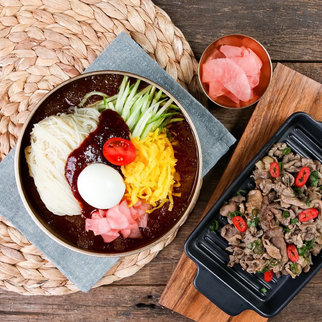 옥천냉면 고기완자 연계 컷 - 사이드 메뉴 정보 전달