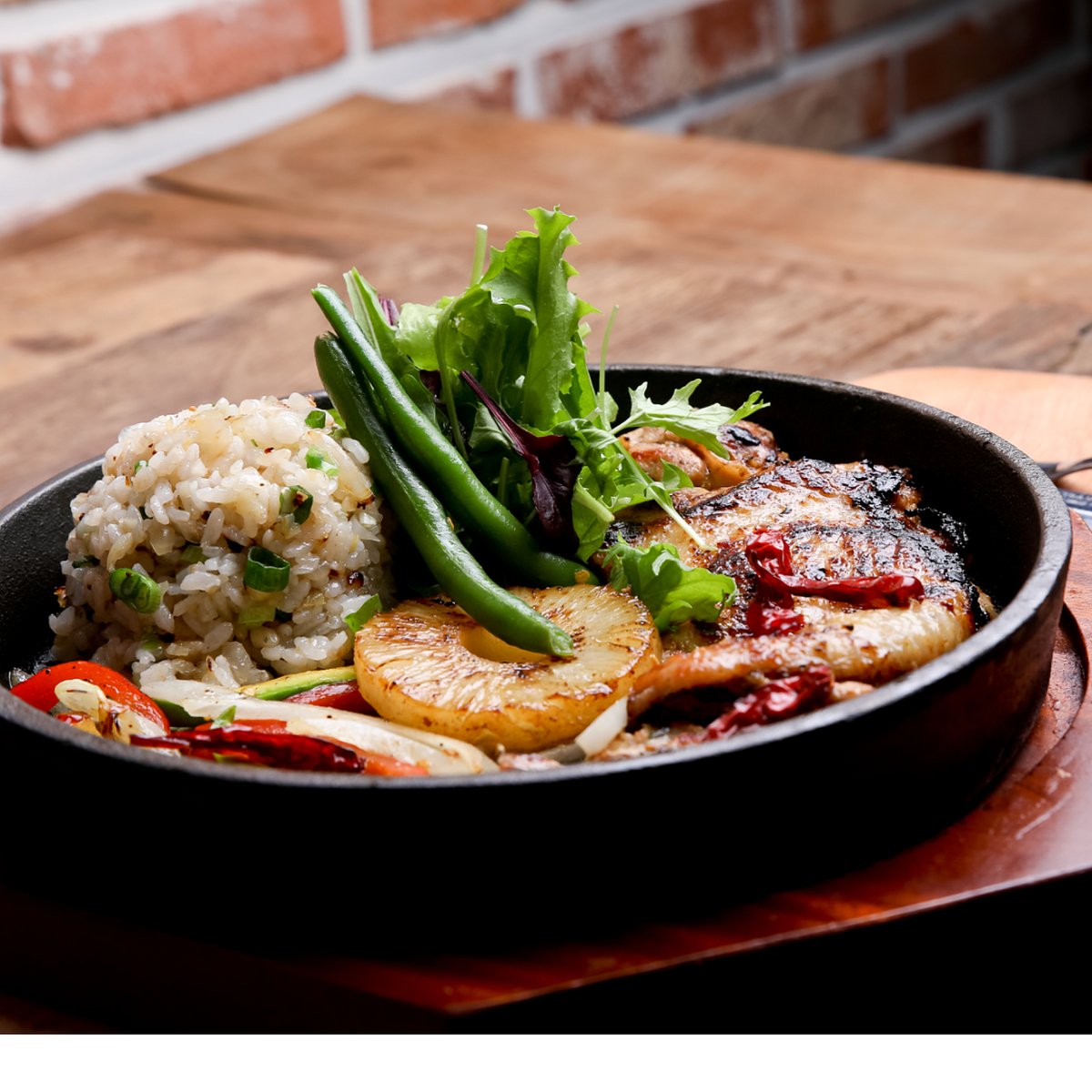 김치볶음밥 — 김치 토핑, 계란, 파